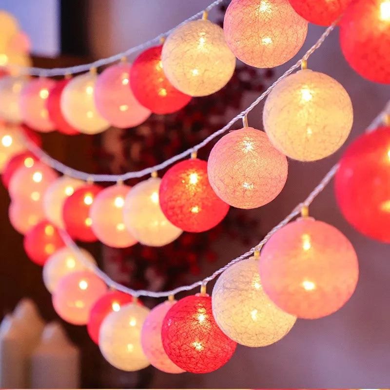 GUIRLANDES LUMINEUSE LED EN BOULES DE COTON 4 CM DE DIAMÈTRE-PLUSIEURS COLORIS