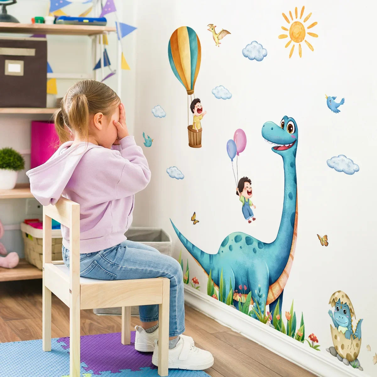STICKER MURAL DINOSAURE EN MONTGOLFIÈRE
