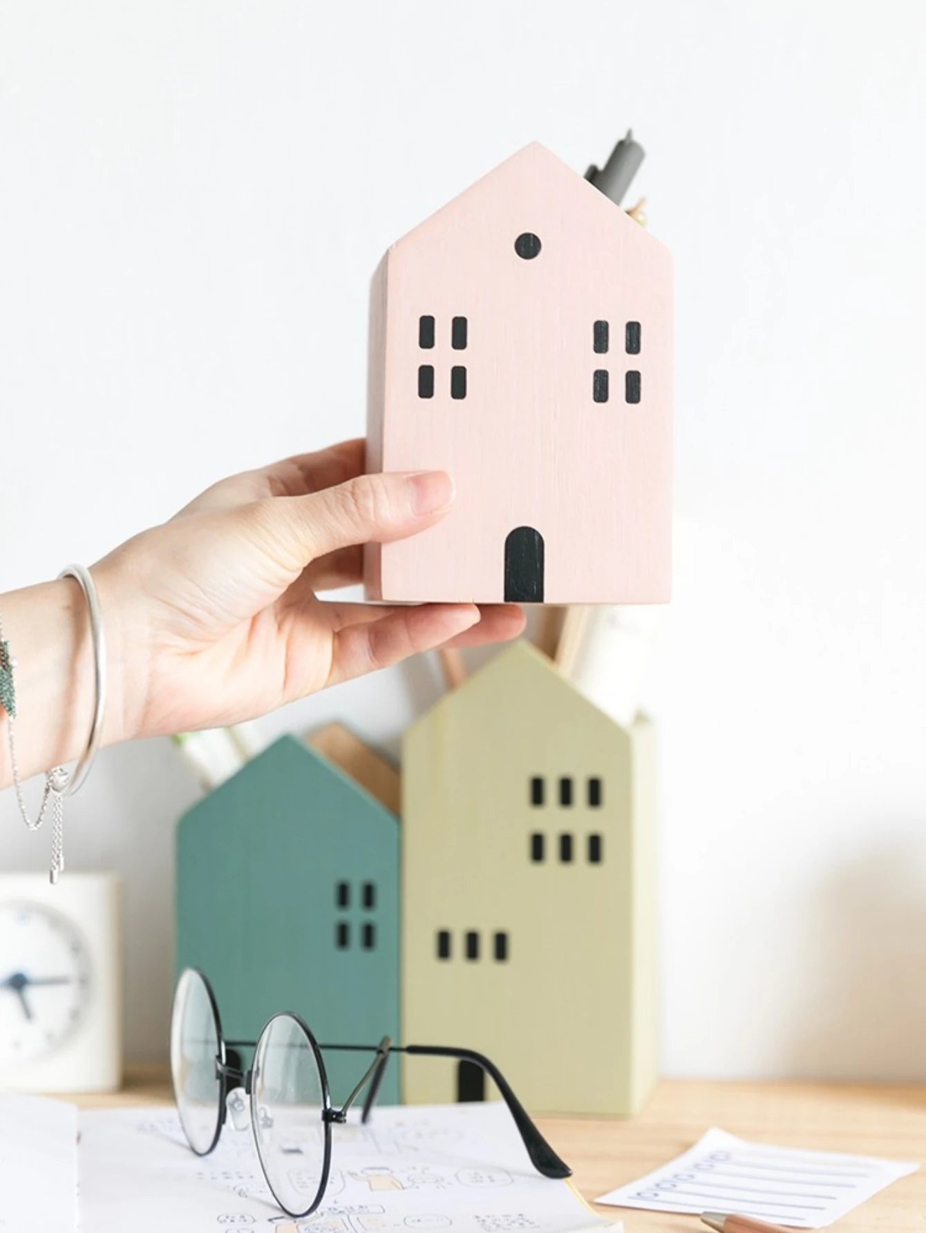 POT A CRAYONS EN BOIS-STYLE FÉERIQUE