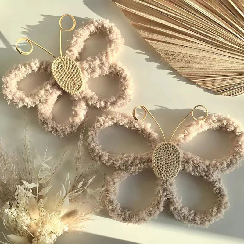 LOT DE 2 DÉCORATIONS MURALES EN FORME DE PAPILLON